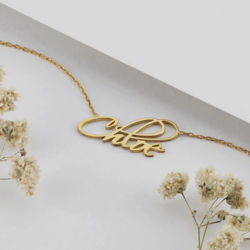Women's Cursive Personalized Nameplate Pendant Necklace