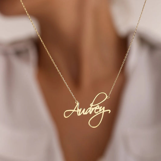 Women's Cursive Personalized Nameplate Pendant Necklace