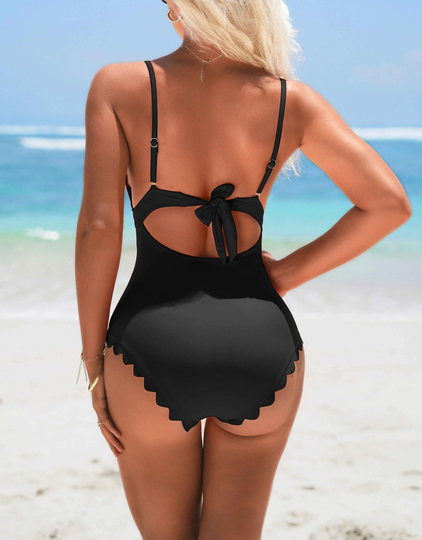 Women's One-Piece Scalloped Swimsuit