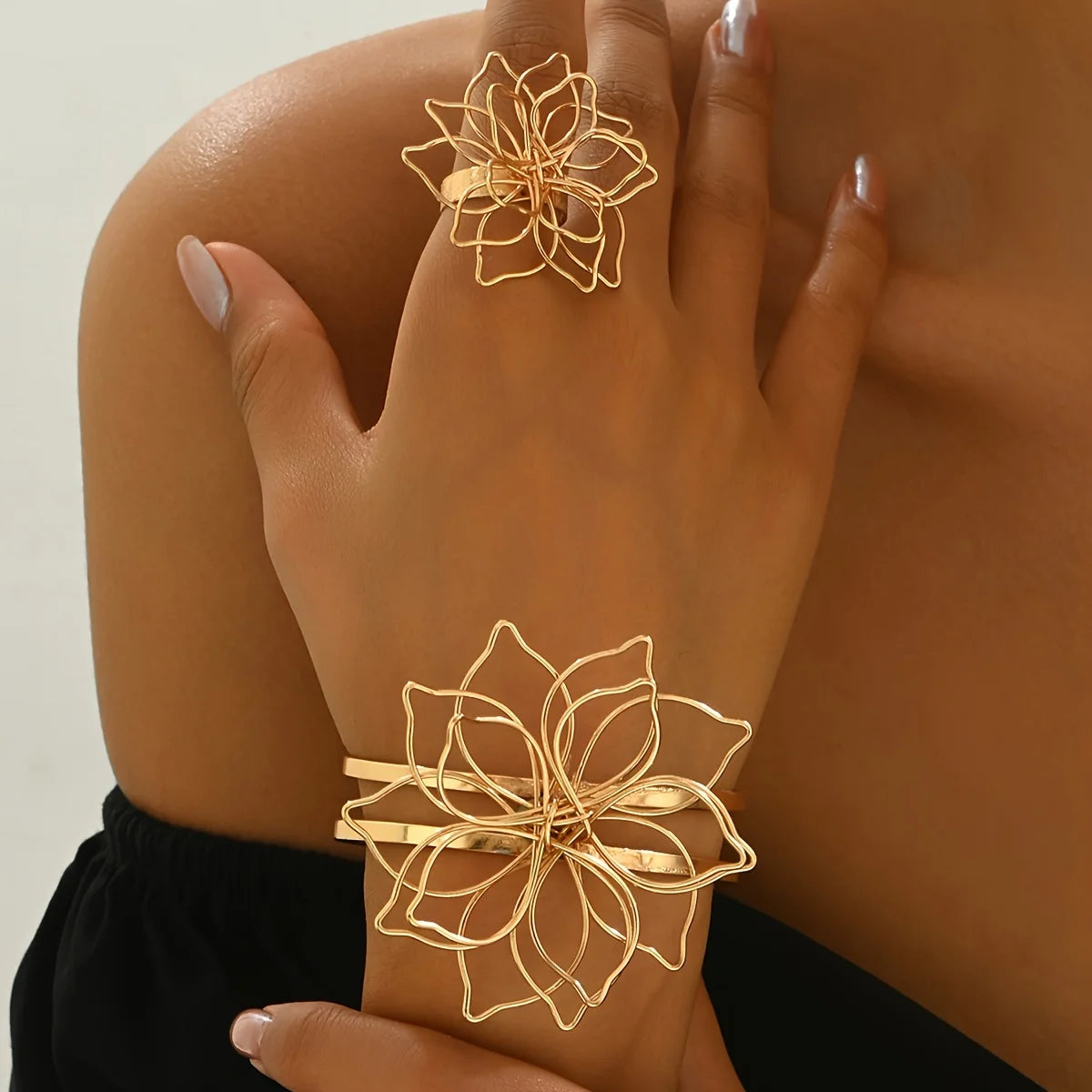 Women's Jewelry Set: Geometric Lattice Flower Ring and Bracelet