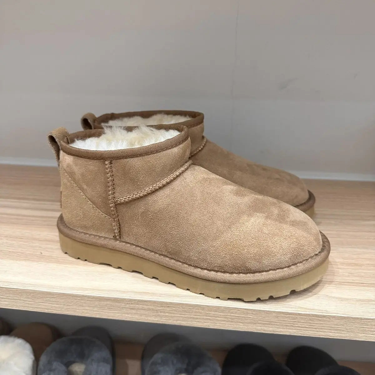 Women's Low-cut Fur Mini Classics with Real Sheepskin